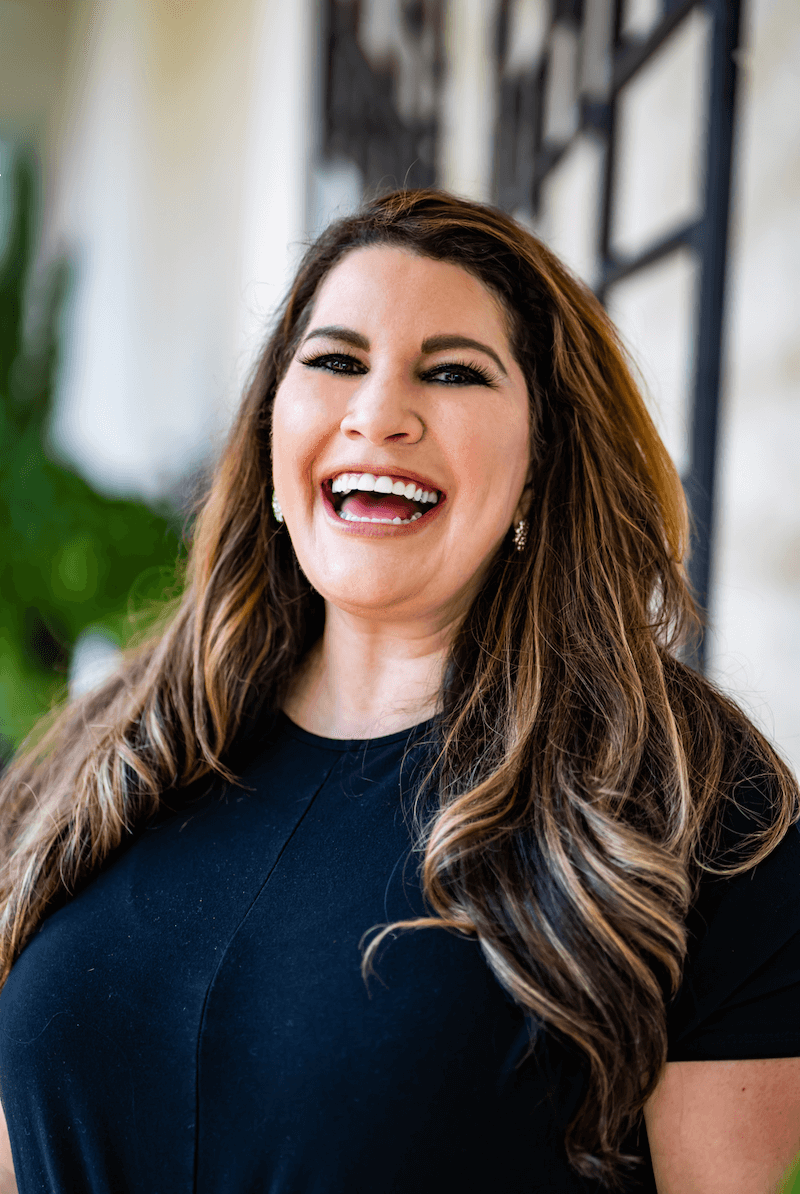 Woman smiling with Veneers